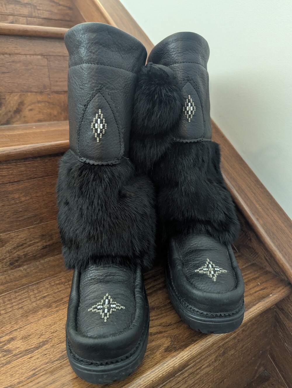 Snowy Owl Grain Mukluk Waterproof Boots -Black Leather & Fur Winter Boot Size L7